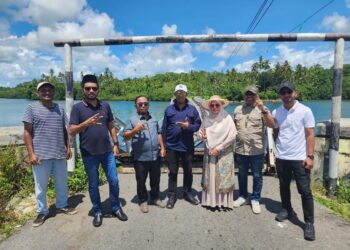 DPRD Maluku Tinjau Jembatan Penghubung Rumahdian-Dian Darat yang Ambruk