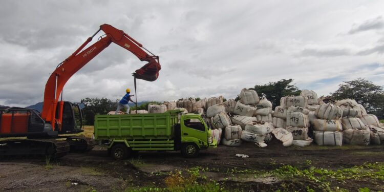 PLN EPI Pasok 350 Tom Cangkang Sawit Via Laut ke PLTU Tidore
