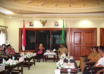 Gubernur Jawa Timur Kofifah Bawa Rombongan Sukseskan Misi Dagang di Maluku