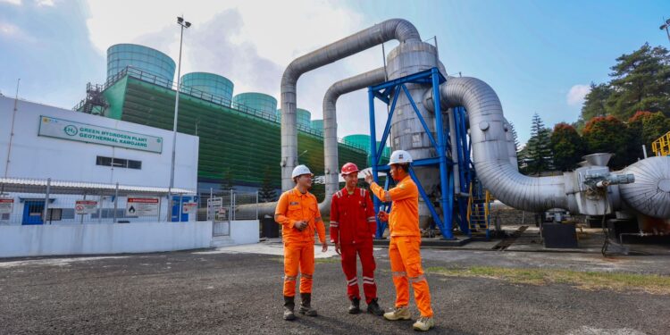 PLN Jadi Perusahaan Energi Terbaik untuk Mengembangkan Karir di Indonesia versi LinkedIn