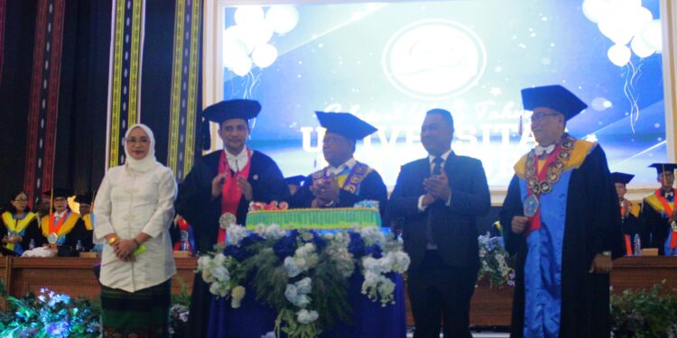 Wagub Maluku Hadiri Dies Natalis ke-62 dan Wisuda Unpatti, Tekankan Pentingnya SDM Unggul