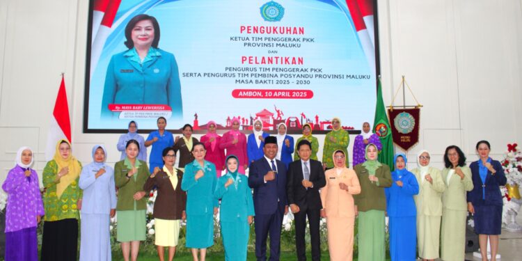 Wagub Lantik Pengurus TP-PKK dan Tim Pembina Posyandu Provinsi Maluku