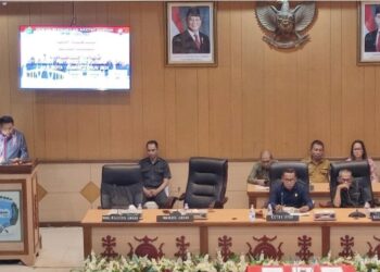 Walikota Ambon Sampaikan LKPJ Akhir Tahun 2024 di DPRD