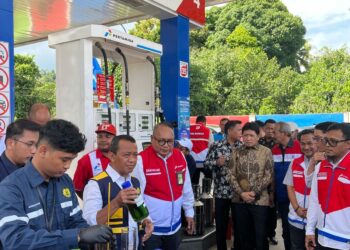 Menteri ESDM Bahlil Lahadalia Tinjau Ketersediaan BBM di Maluku