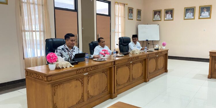 OJK Maluku Gencarkan Literasi dan Inklusi Keuangan di Maluku Tengah