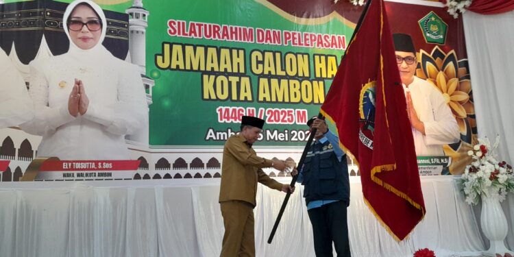 Walikota Ambon Lepas Keberangkatan 321 Jemaah Calon Haji