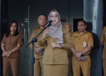 ASN Lingkup Pemkot Ambon Dilarang Belanja Pada PKL Yang Berjualan di Trotoar, Ini Alasannya