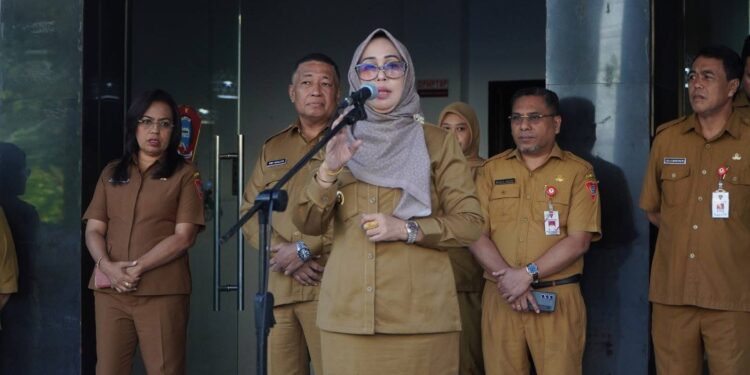 ASN Lingkup Pemkot Ambon Dilarang Belanja Pada PKL Yang Berjualan di Trotoar, Ini Alasannya