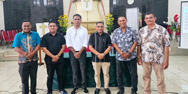 Gandeng FISIP Unpatti, Diskominfo Ambon Sosialisasikan Literasi Digital Bagi Kaum Muda Gereja