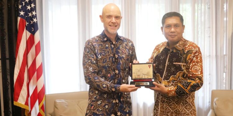 Walikota Ambon Temui Konjen AS di Surabaya, Bahas Potensi Kerja Sama