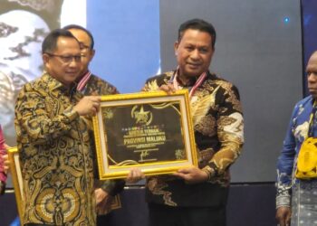 Wakil Gubernur Maluku Abdullah Vanath Terima Penghargaan SPM Awards 2025