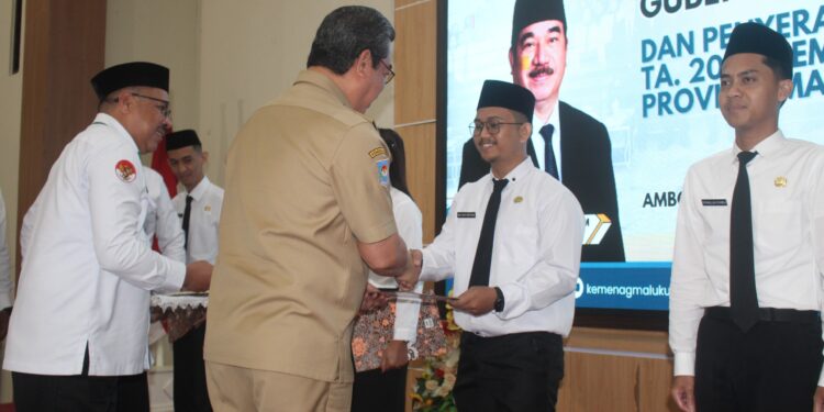 99 CPNS Lingkup Kanwil Kemenag Provinsi Maluku Terima SK Pengangkatan