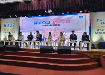 Direktur AMO Angkat Musik Ambon di Forum Internasional UNESCO di Korsel