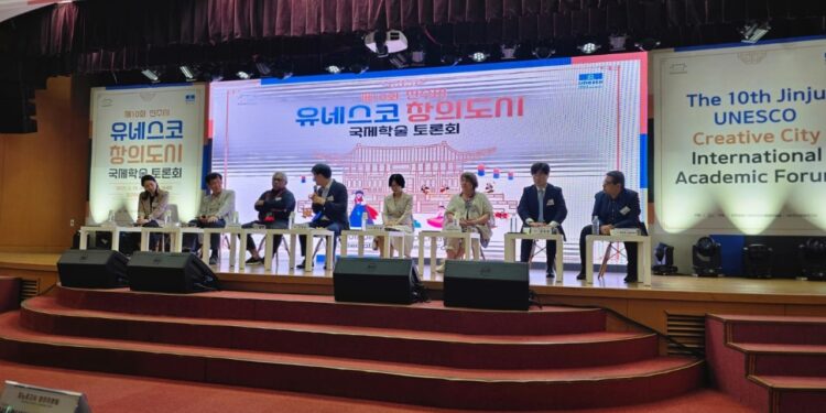 Direktur AMO Angkat Musik Ambon di Forum Internasional UNESCO di Korsel