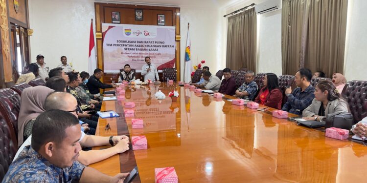 OJK Maluku Genjot Literasi dan Inklusi Keuangan di Seram Bagian Barat