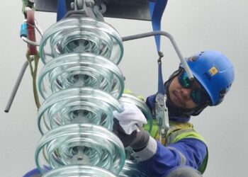 Jaga Keandalan Listrik Idul Adha, PLN ULTG Ternate Lakukan Pemeliharaan Transmisi dan Uji Proteksi Sistem