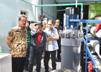 Gubernur Maluku Tinjau Unit Desalinasi Undip Untuk Pasokan Air Tawar di Daerah Terpencil