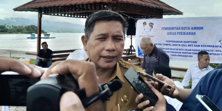 12 KUB Nelayan di Ambon Terima Bantuan Alat Tangkap Ikan