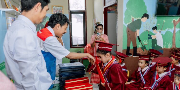 PAUD Darling Mitra Binaan CSR AFT Pattimura Berhasil Luluskan 32 Anak Negeri Laha
