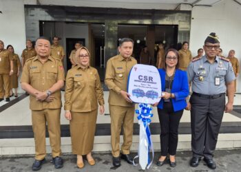 Bank Maluku dan Kemenkum Serahkan Bantuan Kepada Pemkot Ambon: CSR Mobil dan Sertifikat HAKI