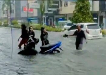 Walikota Ambon Ungkap Penyebab Banjir Jalan AY Patty dan Samratulangi