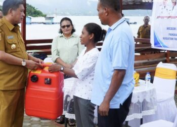 12 KUB Nelayan di Ambon Terima Bantuan Alat Tangkap Ikan