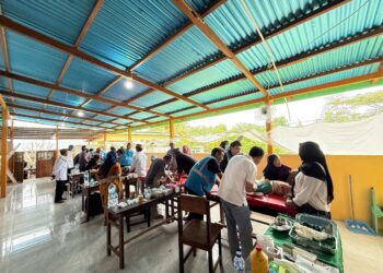 PLN UP3 Tual Gelar Khitanan Massal untuk Anak Prasejahtera di Dobo