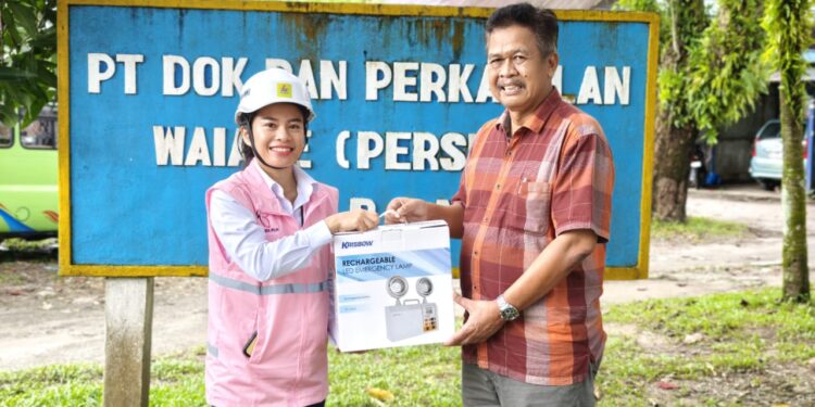 PLN Dukung Industri dan Pariwisata Ambon, Energize 3 Pelanggan dengan Total Daya Tambahan 1.100 kVA