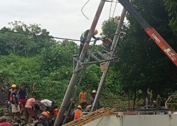 PLN ULP Soasiu Gerak Cepat Pulihkan Gangguan Listrik Akibat Cuaca Ekstrem di Tidore