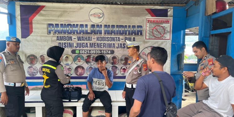 Pelayanan Kesehatan Kepada Sopir Angkot dan Tukang Ojek Meriahkan HUT Ke-79 Bhayangkara di Ambon