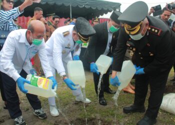 Ikut Musnahkan Ribuan Liter Sopi, Walikota Ambon: Sopi Jadi Pemicu Sumber Kriminalitas