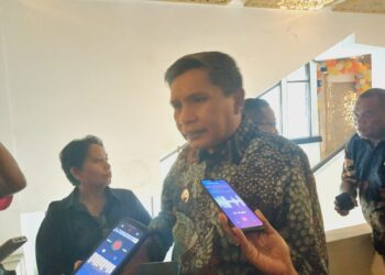 Rapat Pleno TPAKD, Wali Kota Ambon Soroti Inklusi Keuangan dan Penyaluran Beras Bantuan