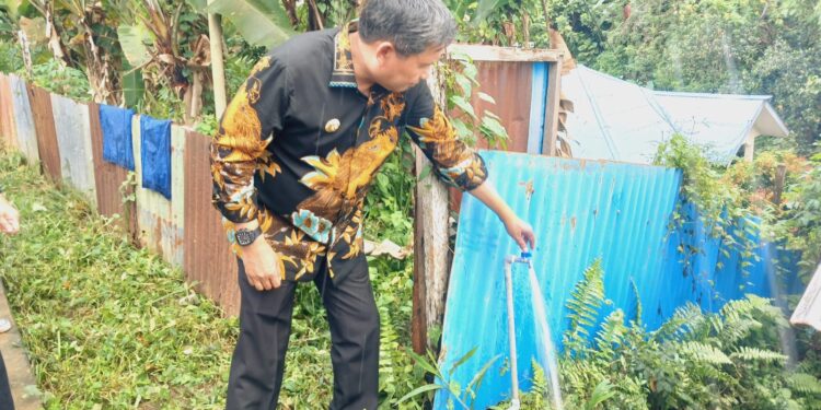 Walikota Ambon Resmikan Akses Air Bersih di Passo: Penantian 19 Tahun Warga Terjawab