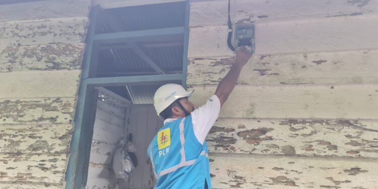 PLN UIW MMU Konsisten Terangi Negeri Lewat Program Light Up The Dream