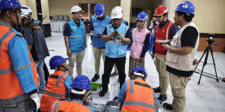PLN UIW MMU Tunjukkan Kesiapan Awal Pekerjaan SR dan APP 2025 Lewat Gelar Pasukan dan Peralatan