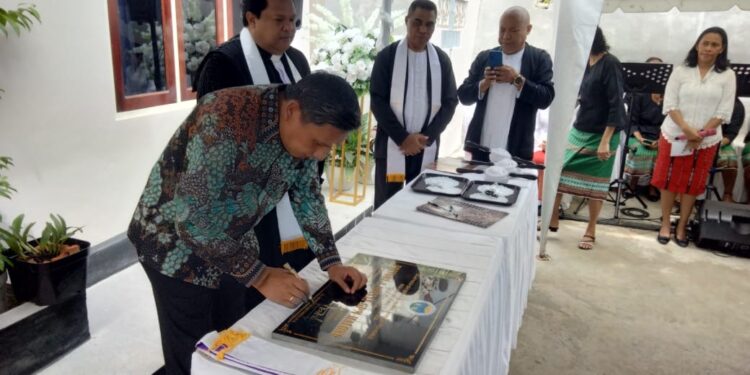 Resmikan Pastori III Jemaat GPM Halong, Walikota: “Bukan Sekadar Menara Gading”