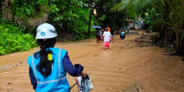 PLN UP3 Ambon Gerak Cepat Atasi Gangguan Listrik di Amahusu