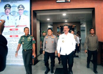 Gubernur Maluku Pimpin Rapat Penertiban Gunung Botak, Tambang Ilegal Akan Ditindak