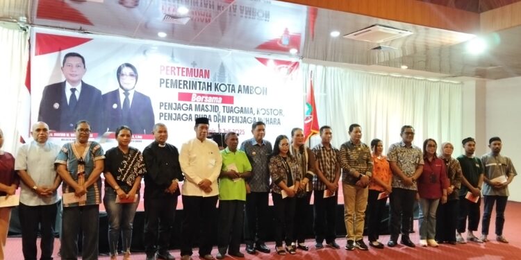 Pemkot Ambon Salurkan Insentif Kepada 800 Penjaga Rumah Ibadah