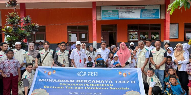 YBM PLN UP3 Sofifi Salurkan Bantuan Peralatan Sekolah di Tidore Kepulauan