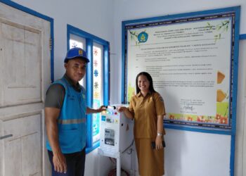 PLN UIW MMU Hadirkan SuperSUN di Desa Masapun demi Masa Depan Anak Negeri