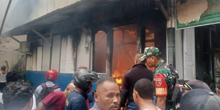 Kebakaran di Batumerah Ambon, Tujuh Rumah dan Dua Unit Sepeda Motor Ludes Terbakar