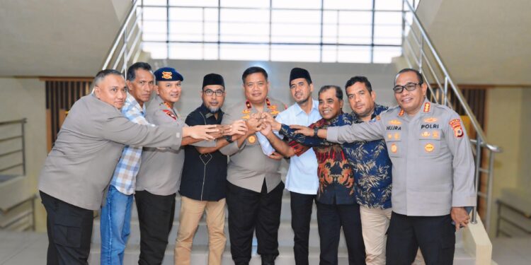 Wakapolda Maluku Pimpin Mediasi Damai Konflik Sosial Warga Negeri Hitu dan Desa Hunuth