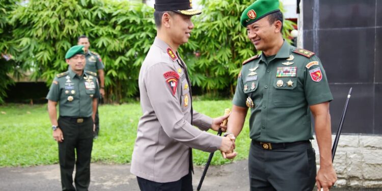 Perkuat Sinergitas TNI-Polri, Kapolda Maluku Silaturahmi ke Kodam XV/Pattimura