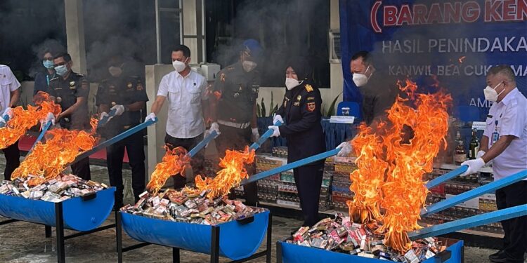 Bea Cukai Maluku Musnahkan Barang Ilegal Senilai Rp273 Juta