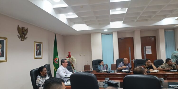 Gubernur Maluku Fasilitasi Mediasi Sengketa Lahan Antara Warga dan PT SIM