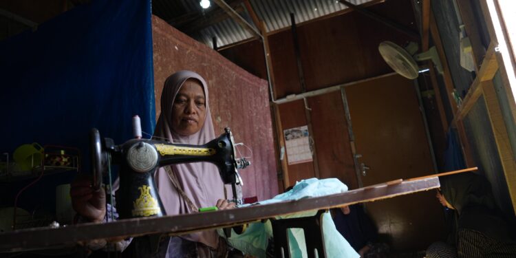 Kado HUT RI, PLN Salurkan Bantuan Pasang Listrik Gratis 2.821 Keluarga Prasejahtera di Seluruh Indonesia