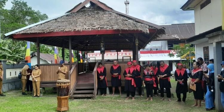 Katong Bacarita tentang Ambon; Sejarah Negeri Halong