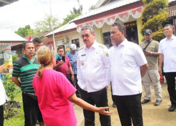 Gubernur dan Wagub Maluku Tinjau Korban Kebakaran di Hunuth