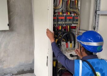 PLN UP3 Ternate Pastikan Keandalan Listrik Jelang Pekan Kedua Super League 2025–2026 di Stadion Gelora Kie Raha